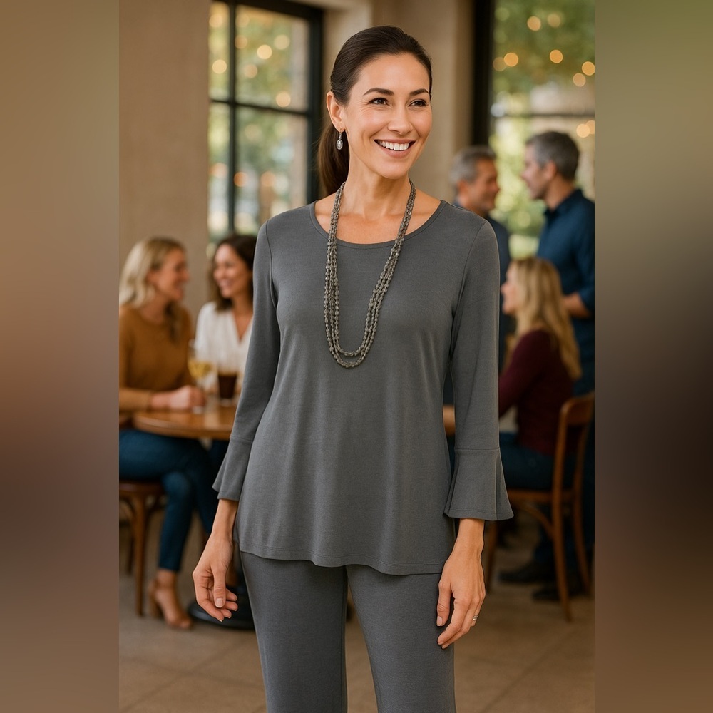 NWT Chico’s Travelers Gray Flounce Sleeve Top & No Tummy Pants Set Medium (1)
